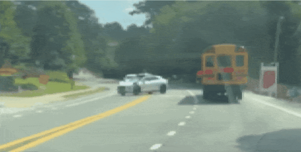 Waymo认栽召回！搞不定校车难题 被抓到19次非法超车(图1)