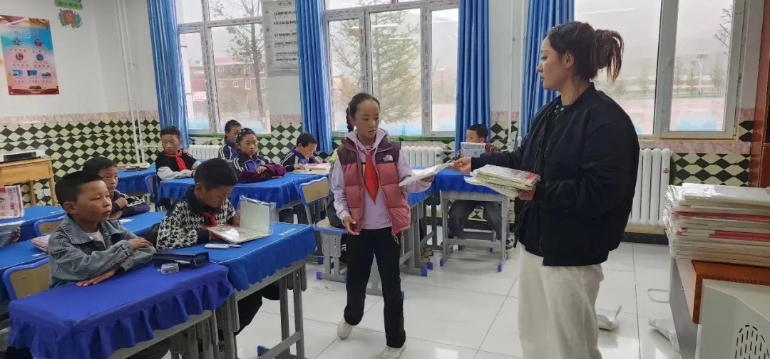 “相赠好书 悦读同行”｜翻越千里 与瓦里滩小学共享书香(图1)