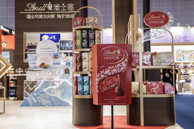 瑞士莲首赴“进博之约” 瑞士巧克力大师诠释融情奥秘(图3)
